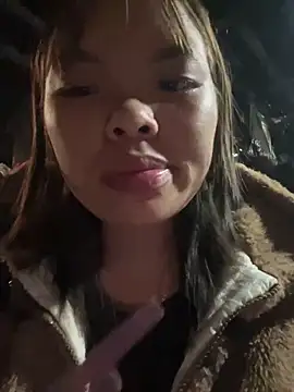 hello-cute online show from December 14, 2025, 2:28 am