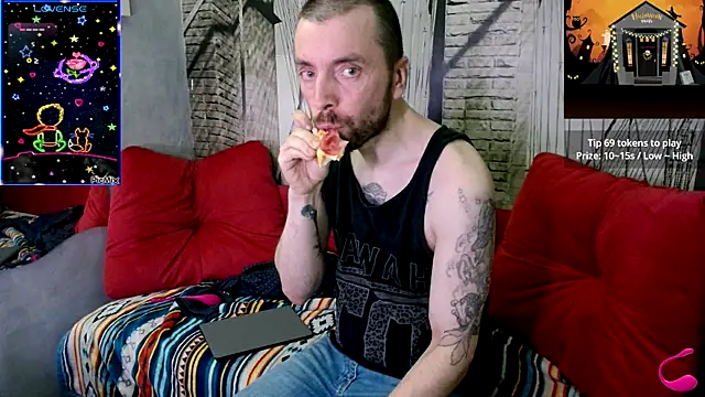 Snapshot of Markus_Rivas chatting on October 21, 2025, 9:48 pm Markus Rivas online show from October 21, 2025, 9:48 pm