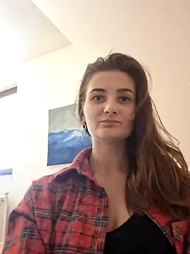 Nika aa online show from October 7, 2025, 1:19 pm