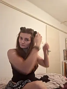 Nika aa online show from November 29, 2025, 5:38 pm