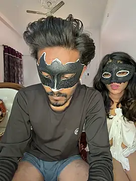 Lovebirdss online show from December 17, 2025, 9:04 am