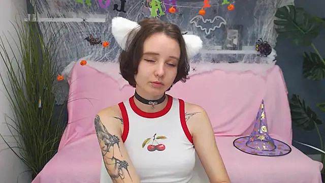 PeachyDream  online show from October 21, 2025, 6:14 am