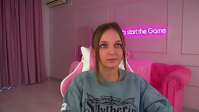 MadisonClares online show from October 10, 2025, 12:48 pm