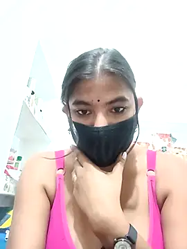 Hot radhaji online show from November 19, 2025, 5:13 pm