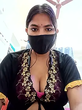 Hot radhaji online show from February 9, 2026, 4:44 pm