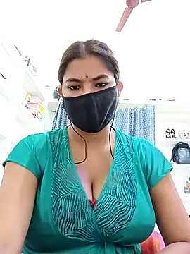 Hot radhaji online show from April 3, 2026, 7:17 am