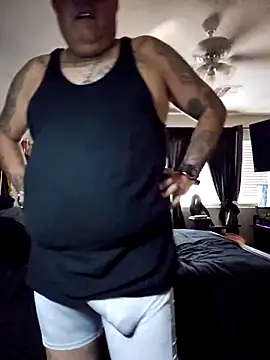 Snapshot of B1GLO chatting on November 23, 2025, 11:26 pm B1GLO online show from November 23, 2025, 11:26 pm