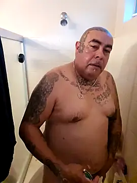 Snapshot of B1GLO chatting on November 29, 2025, 2:31 pm B1GLO online show from November 29, 2025, 2:31 pm