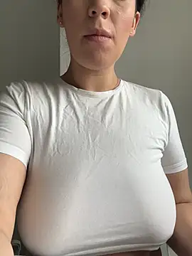 ClaraPasssion online show from February 4, 2026, 6:52 am