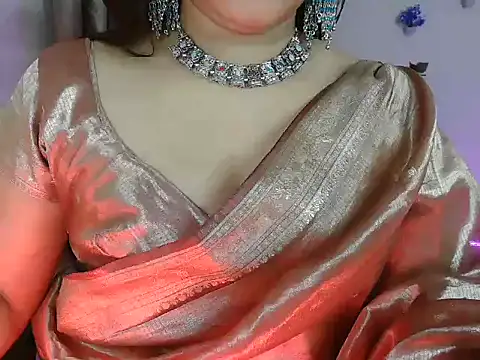 Royal zara online show from November 1, 2025, 5:59 pm