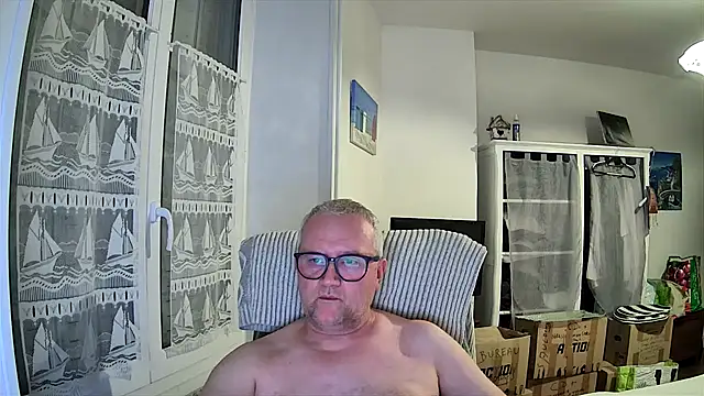 Snapshot of macdut67 chatting on May 3, 2026, 11:22 pm macdut67 online show from May 3, 2026, 11:22 pm