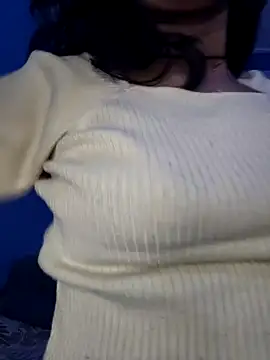 Snapshot of Janu-hasena chatting on January 17, 2026, 5:23 am Janu-hasena online show from January 17, 2026, 5:23 am