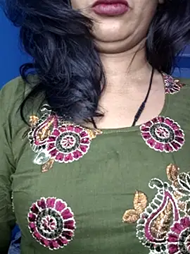 Snapshot of Janu-hasena chatting on February 3, 2026, 6:40 am Janu-hasena online show from February 3, 2026, 6:40 am