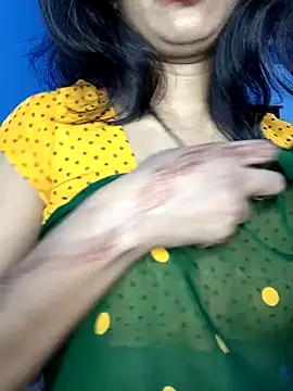 Snapshot of Janu-hasena chatting on February 18, 2026, 1:23 am Janu-hasena online show from February 18, 2026, 1:23 am