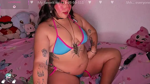 Emilycollei online show from November 4, 2025, 2:54 am