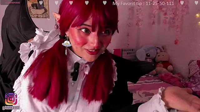 Emilycollei online show from November 11, 2025, 3:17 am