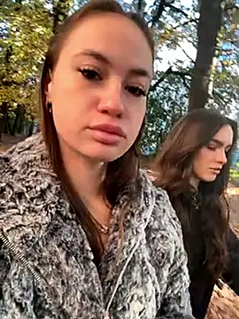 MayaGlow online show from October 20, 2025, 5:08 am