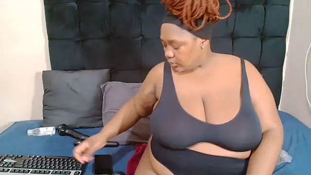 CaramelBootty online show from March 25, 2026, 5:08 pm