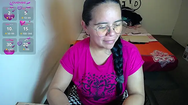 Miss  kendra  online show from February 5, 2026, 1:43 am