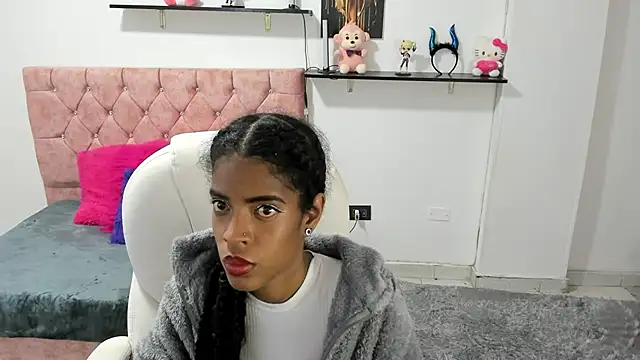 thianahorny online show from November 30, 2025, 2:04 am