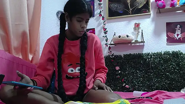Snapshot of thianahorny chatting on April 24, 2026, 1:24 pm thianahorny online show from April 24, 2026, 1:24 pm