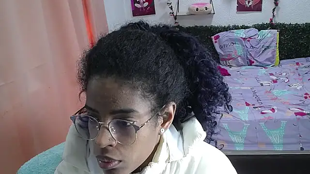 Snapshot of thianahorny chatting on May 11, 2026, 1:17 pm thianahorny online show from May 11, 2026, 1:17 pm