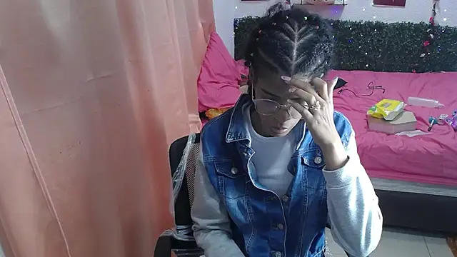 Snapshot of thianahorny chatting on May 25, 2026, 12:22 pm thianahorny online show from May 25, 2026, 12:22 pm
