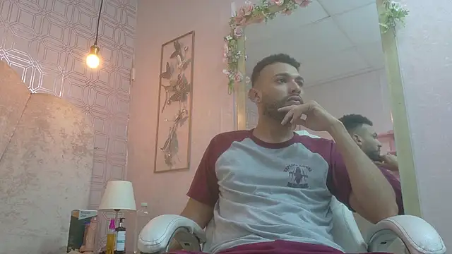 Snapshot of onlymen2025 chatting on October 23, 2025, 4:06 pm onlymen2025 online show from October 23, 2025, 4:06 pm