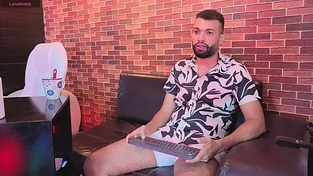 Snapshot of onlymen2025 chatting on November 11, 2025, 7:58 pm onlymen2025 online show from November 11, 2025, 7:58 pm