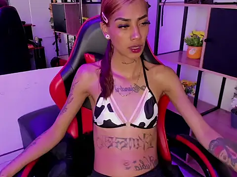 KarlaSlutSkinny   online show from December 19, 2025, 3:24 am