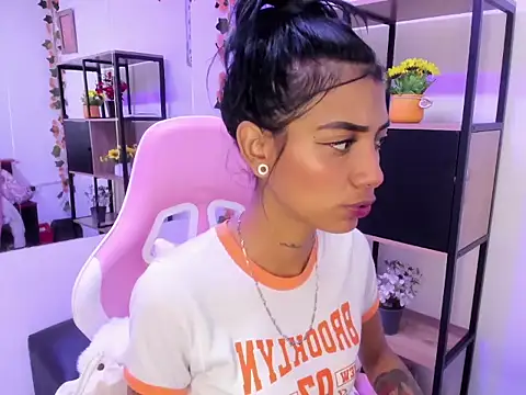 KarlaSlutSkinny   online show from February 3, 2026, 8:58 pm