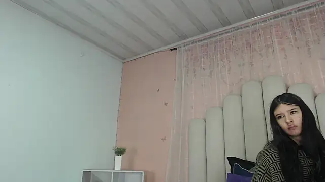 SweetRenata  online show from January 10, 2026, 11:23 am