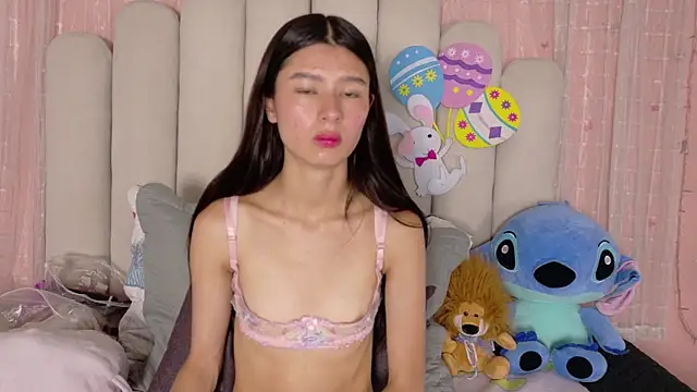 SweetRenata  online show from April 22, 2026, 12:07 pm