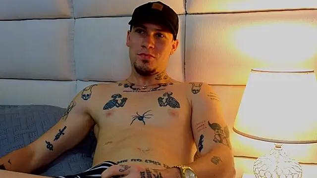 Snapshot of JacobRhude_ chatting on October 7, 2025, 11:13 pm JacobRhude  online show from October 7, 2025, 11:13 pm