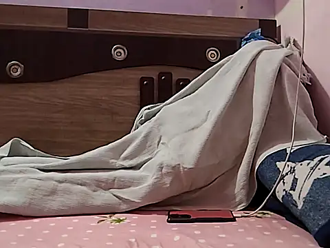 vickymtrb online show from February 26, 2026, 3:27 am