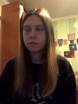 LunaVirelle online show from October 21, 2025, 5:02 pm