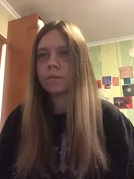 LunaVirelle online show from November 13, 2025, 1:21 pm