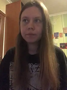 Snapshot of LunaVirelle chatting on May 7, 2026, 6:13 pm LunaVirelle online show from May 7, 2026, 6:13 pm
