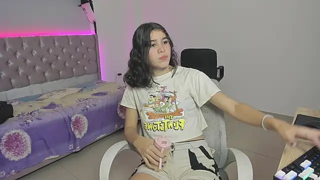 beiby glow online show from November 3, 2025, 1:45 pm