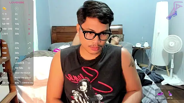 LuisitoJuancho55 online show from December 21, 2025, 12:45 pm