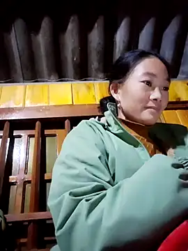 gio-thu online show from December 2, 2025, 12:43 pm