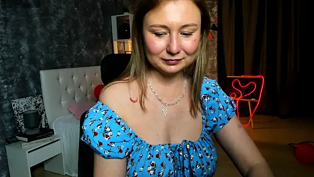 scent  of woman online show from November 5, 2025, 1:38 am