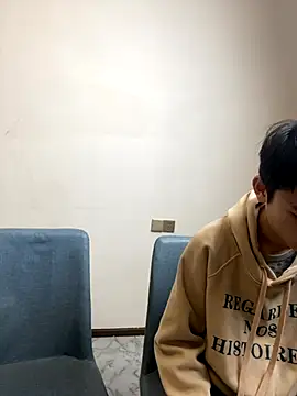 KK-cuteboy online show from November 6, 2025, 11:55 am