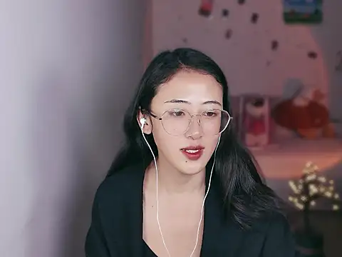 Queena  online show from January 8, 2026, 3:25 pm