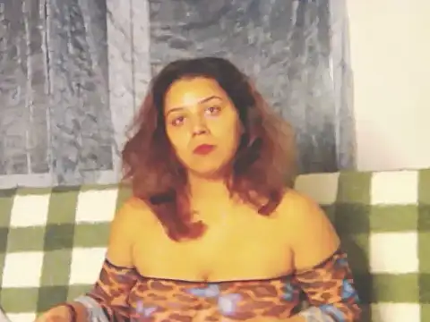 Snapshot of MadisonCharm chatting on February 12, 2026, 11:55 pm MadisonCharm online show from February 12, 2026, 11:55 pm