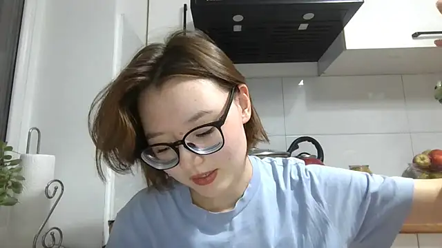 Snapshot of LilyTaylors chatting on October 12, 2025, 4:17 pm LilyTaylors online show from October 12, 2025, 4:17 pm