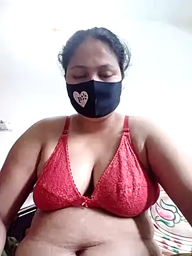 Snapshot of Diana_025 chatting on October 13, 2025, 2:11 am Diana 025 online show from October 13, 2025, 2:11 am