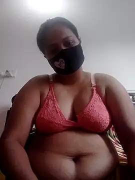 Snapshot of Diana_025 chatting on October 14, 2025, 2:01 am Diana 025 online show from October 14, 2025, 2:01 am