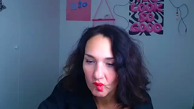 Rosie Rosee online show from January 5, 2026, 5:27 pm