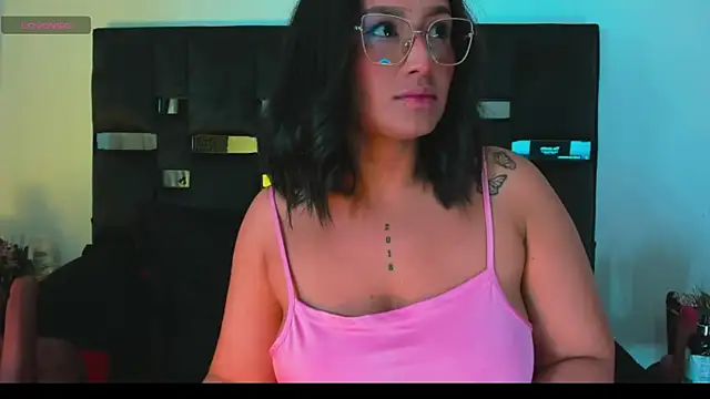 Snapshot of SussySunny_ chatting on May 13, 2026, 2:42 am SussySunny online show from May 13, 2026, 2:42 am